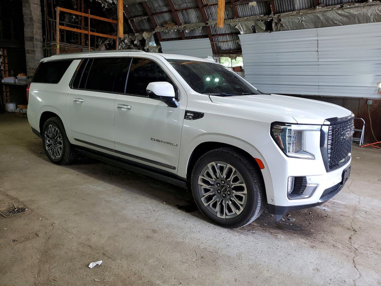 2023 GMC Yukon Xl Denali Ultimate - Image 4