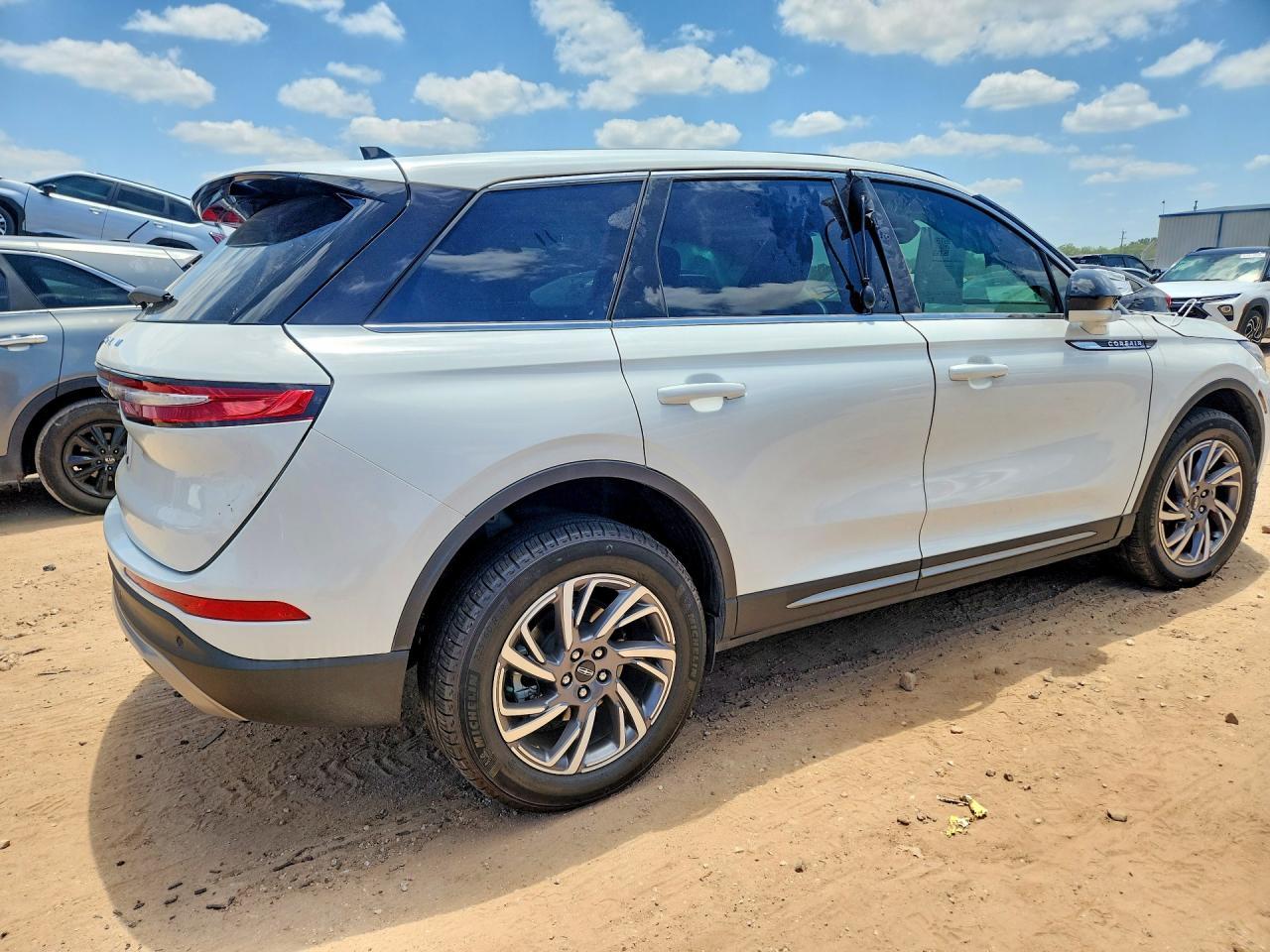 2023 Lincoln Corsair Standard - Фото 3