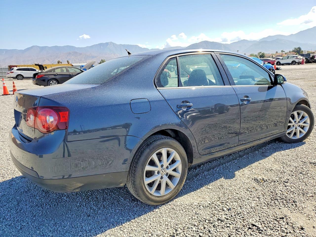 2010 Volkswagen Jetta Se - Фото 3