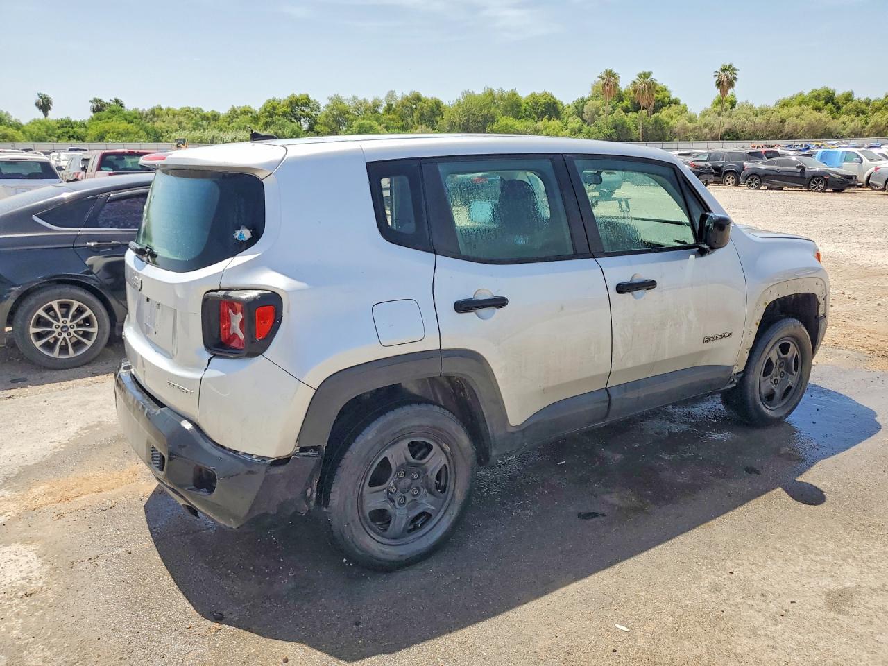 2015 Jeep Renegade Sport - Фото 3