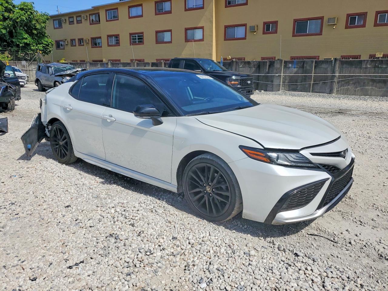 2021 Toyota Camry Xse - Фото 4