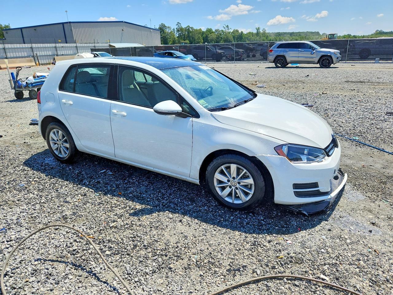 2016 Volkswagen Golf S/Se - Фото 4