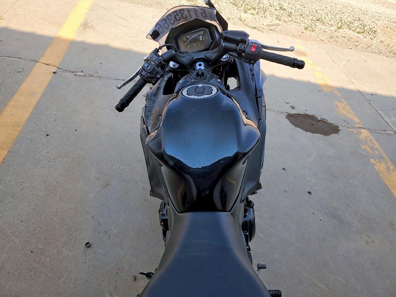 2025 Kawasaki Ex650 R - Фото 6