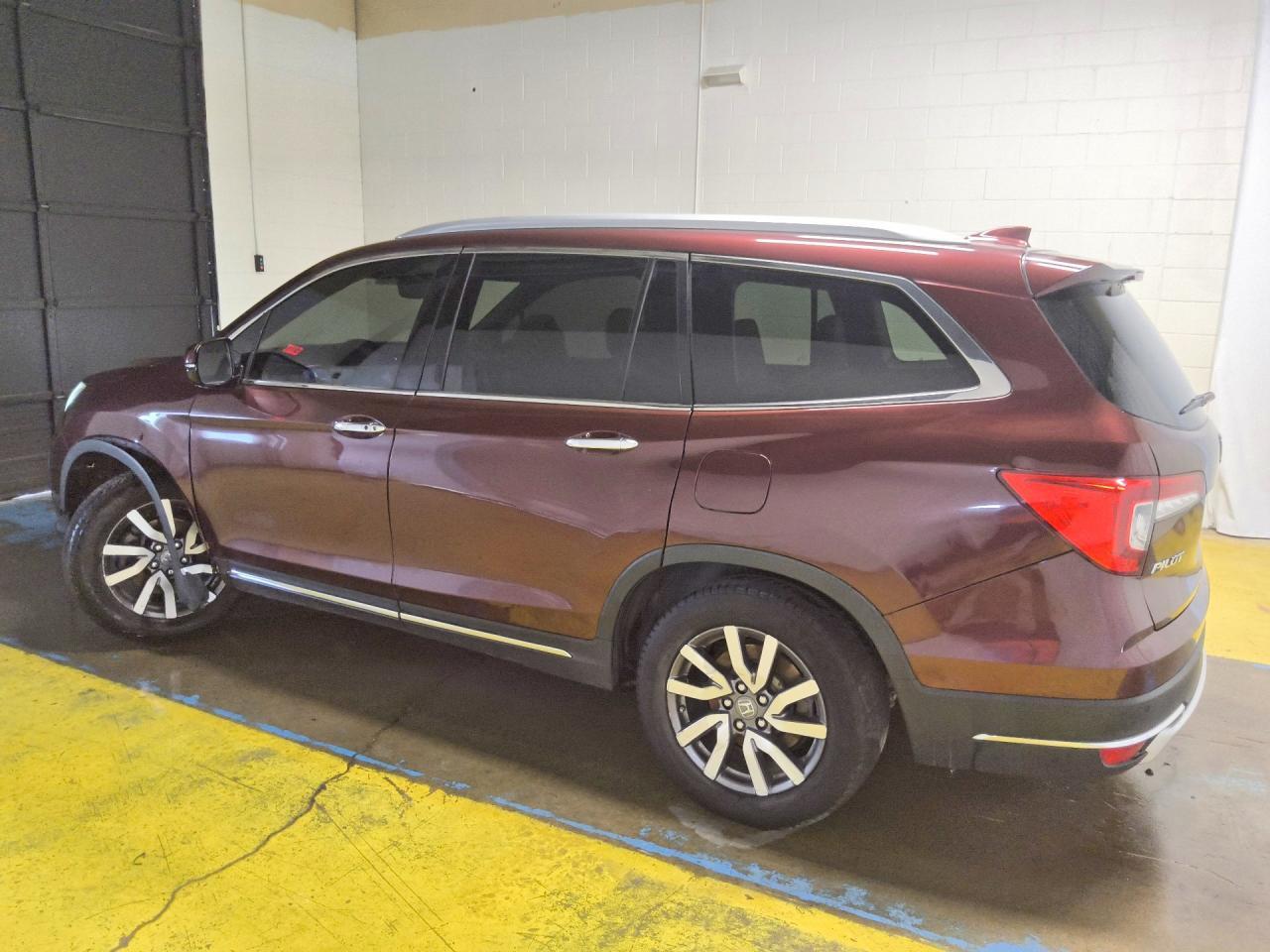 2019 Honda Pilot Touring - Image 2