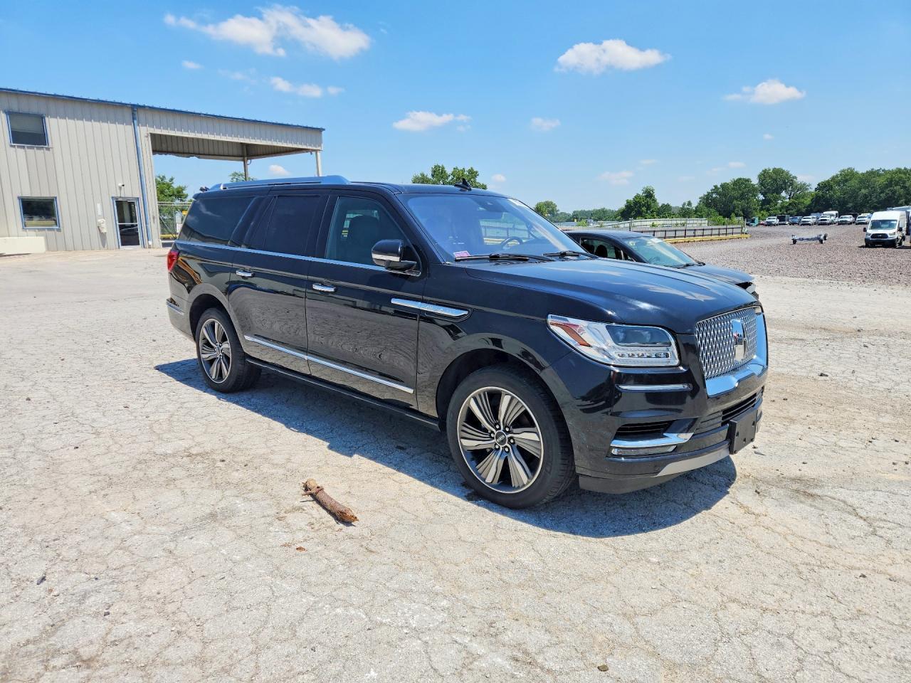 2019 Lincoln Navigator L Reserve - Image 4