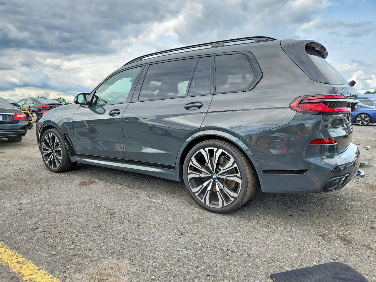 2024 BMW X7 M60I - Image 2