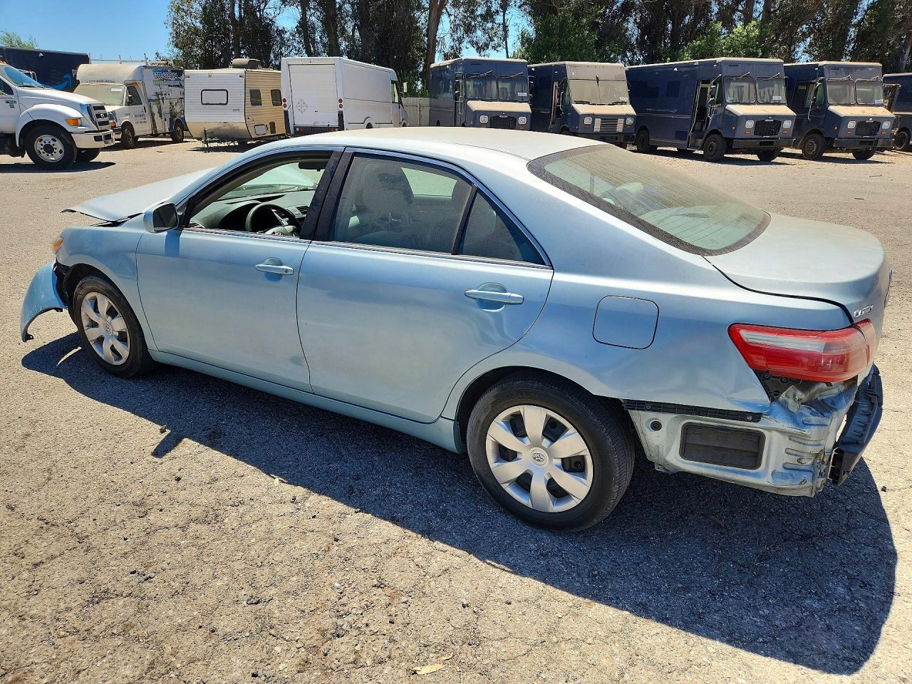 2009 Toyota Camry Le - Фото 2