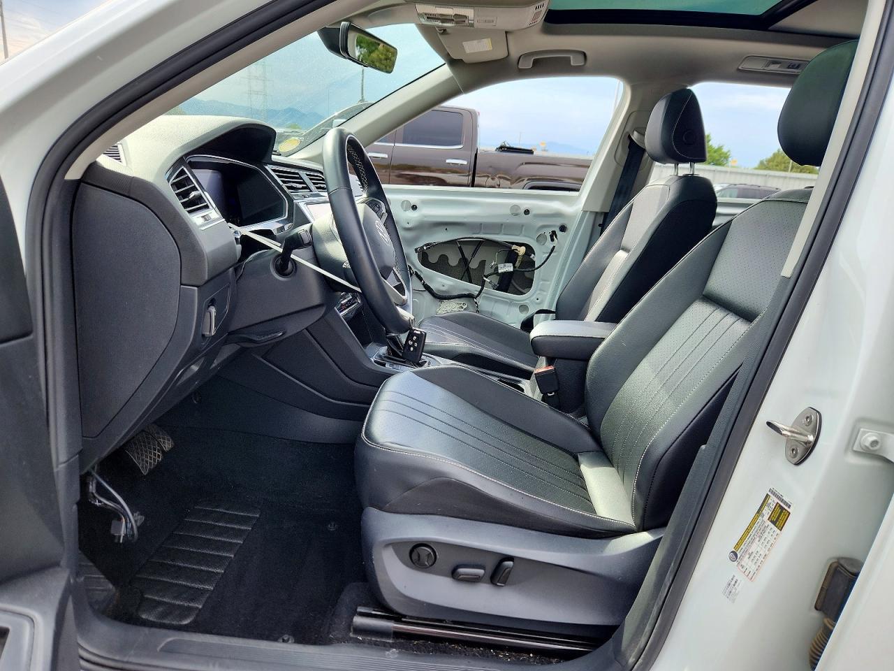 2022 Volkswagen Tiguan Se - Image 7
