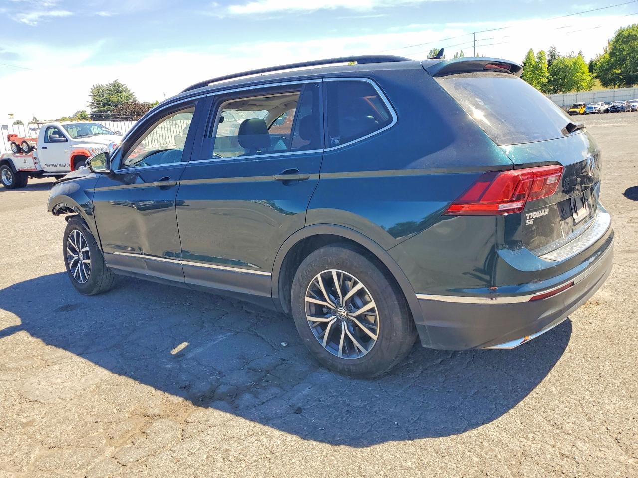 2018 Volkswagen Tiguan Se - Image 2