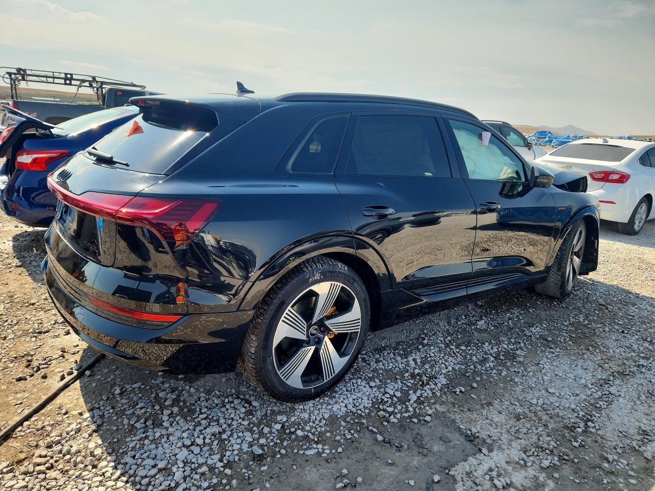 2022 Audi E-Tron Premium Plus - Image 3