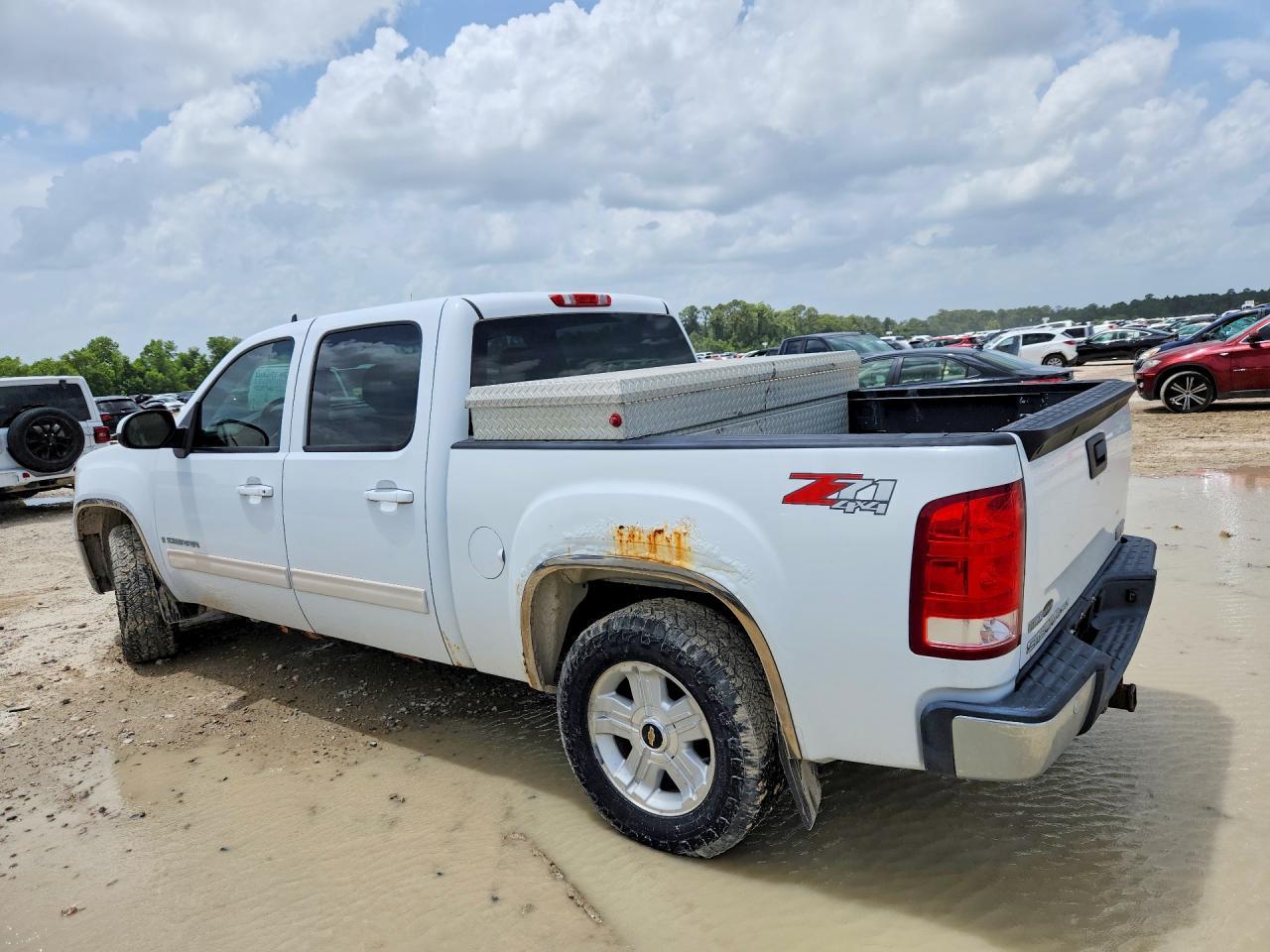 2007 GMC New Sierra K1500 - Image 2