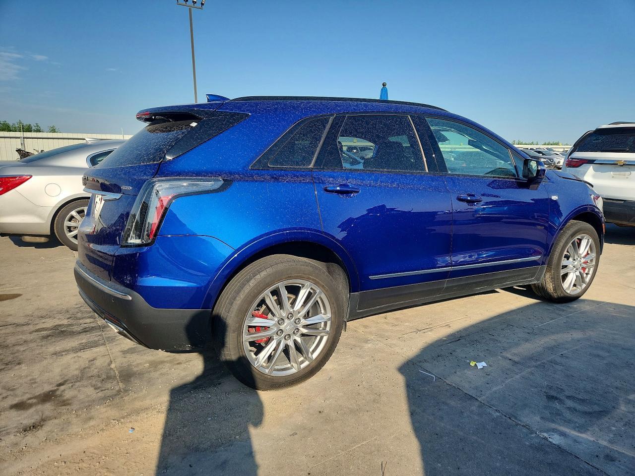 2023 Cadillac Xt5 Sport - Image 3