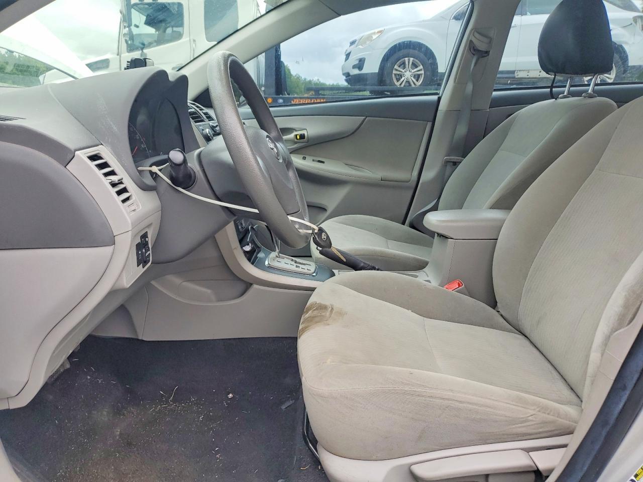 2010 Toyota Corolla Le - Фото 7