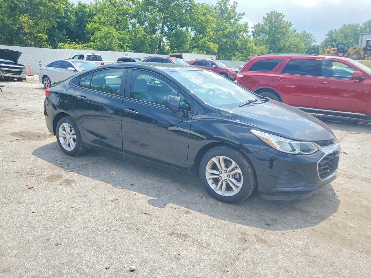 2019 Chevrolet Cruze Ls - Фото 4