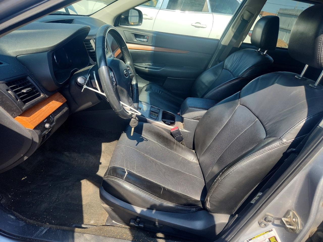 2013 Subaru Outback 2.5I Limited - Image 7