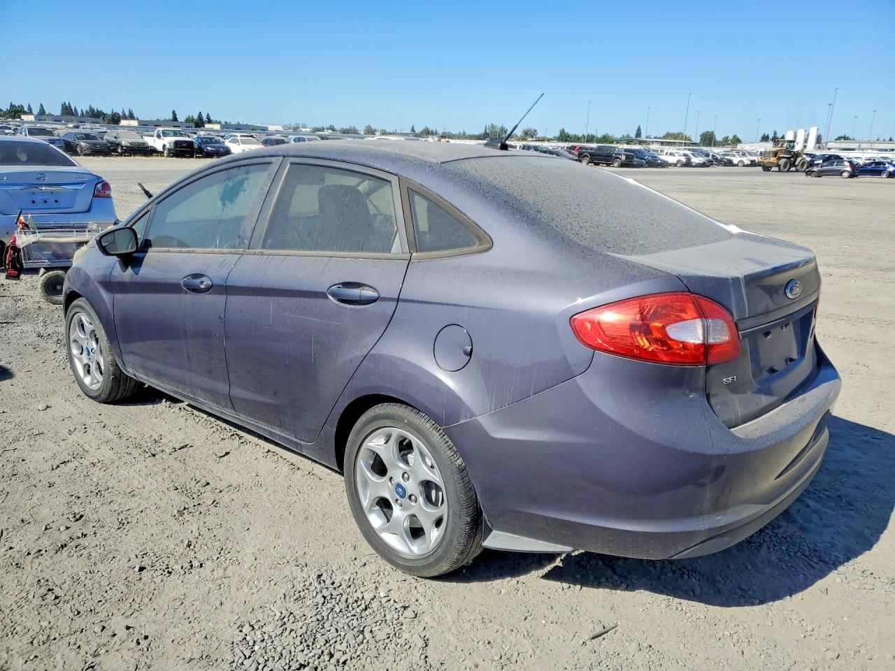 2012 Ford Fiesta Sel - Image 2