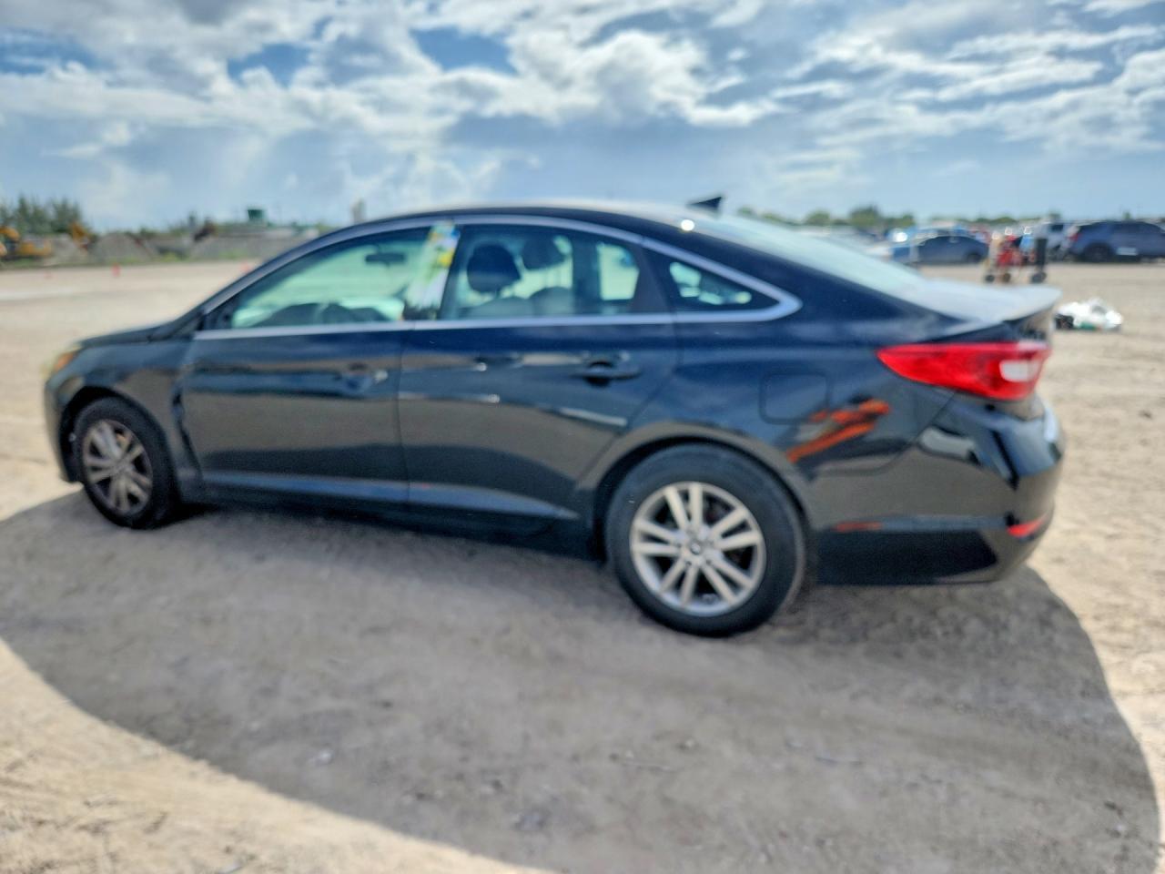 2017 Hyundai Sonata Se - Фото 2