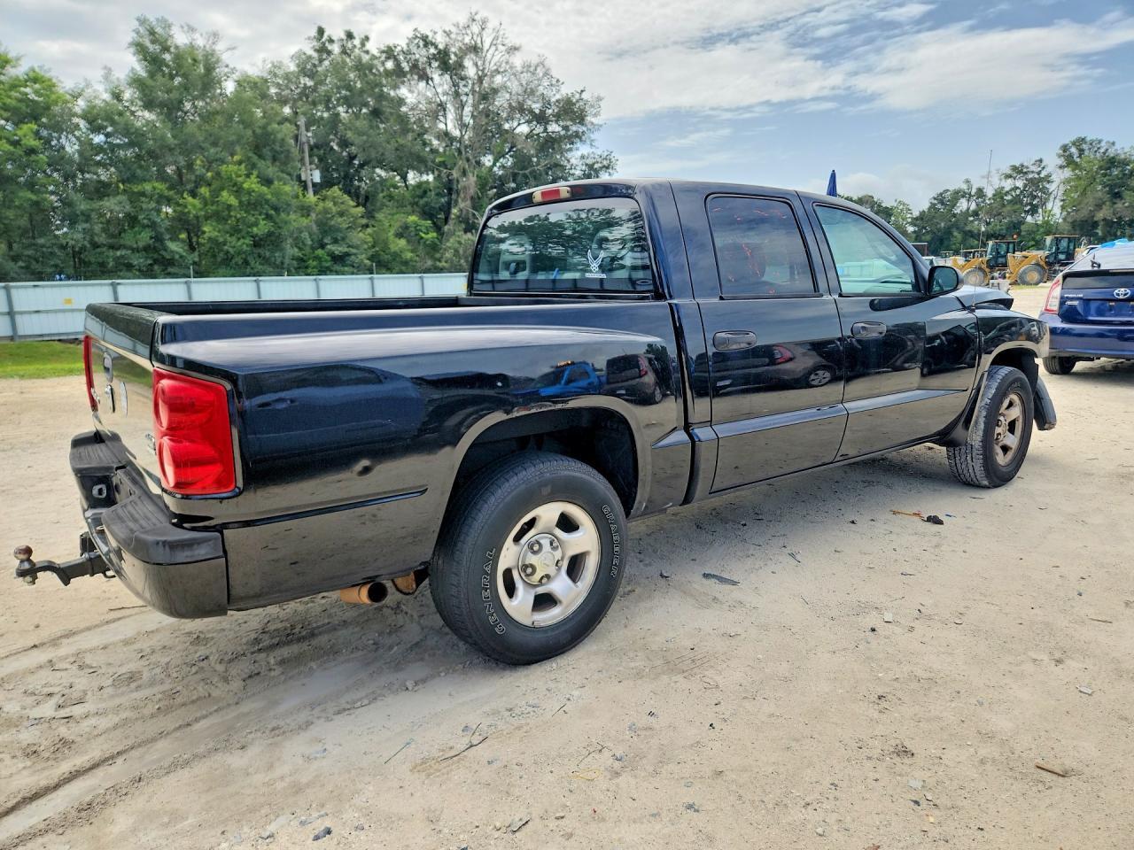 2005 Dodge Dakota Quad - Фото 3
