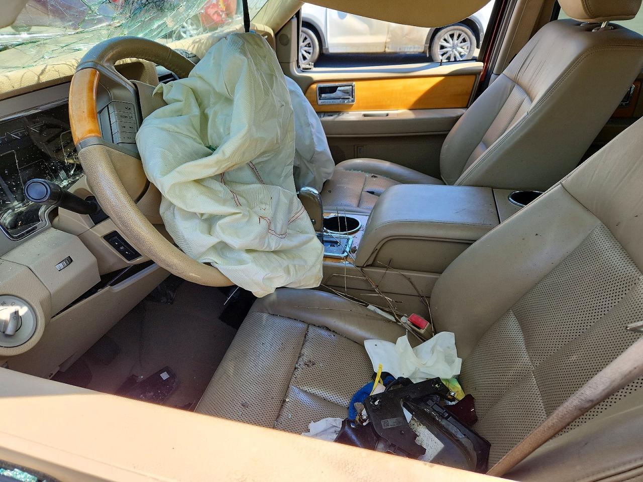 2010 Lincoln Navigator - Image 7