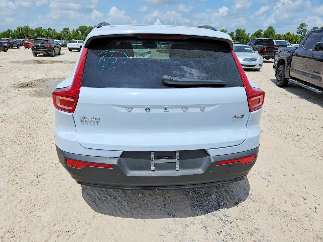 2025 Volvo Xc40 Plus - Фото 6