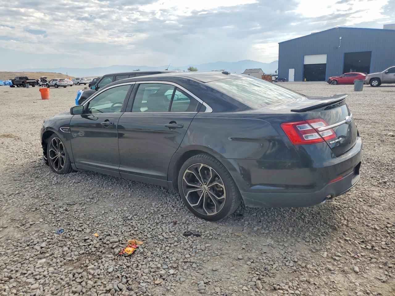 2015 Ford Taurus Sho - Image 2