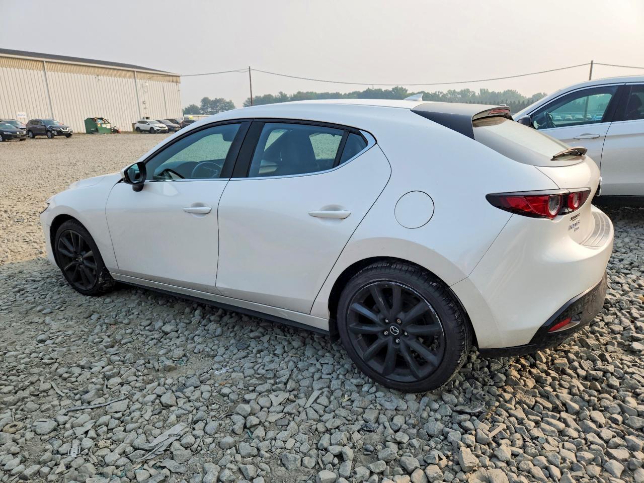 2021 Mazda 3 Premium - Image 2