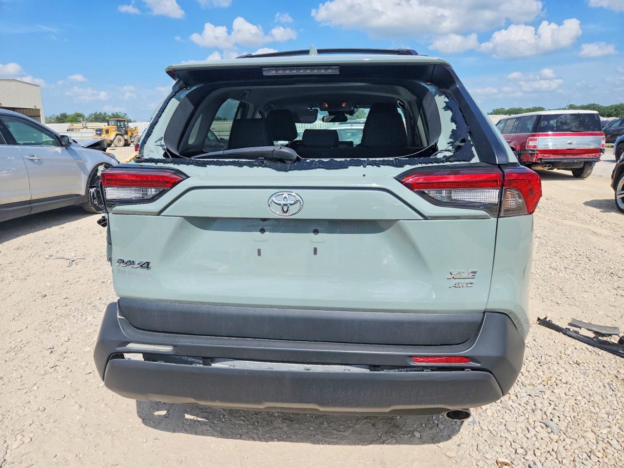 2021 Toyota Rav4 Xle - Фото 6