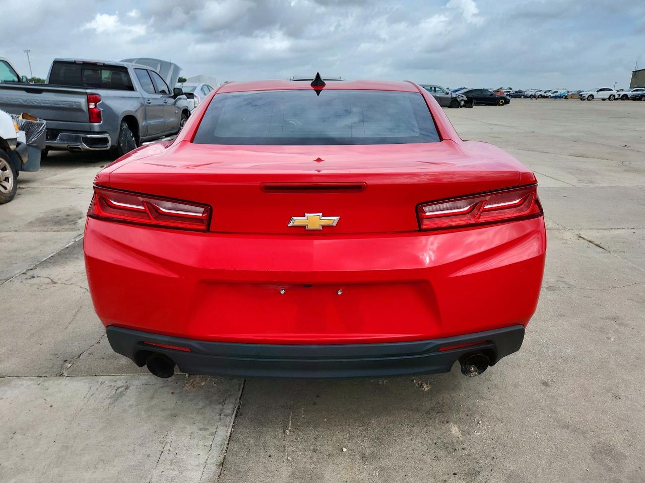 2017 Chevrolet Camaro Lt - Image 6