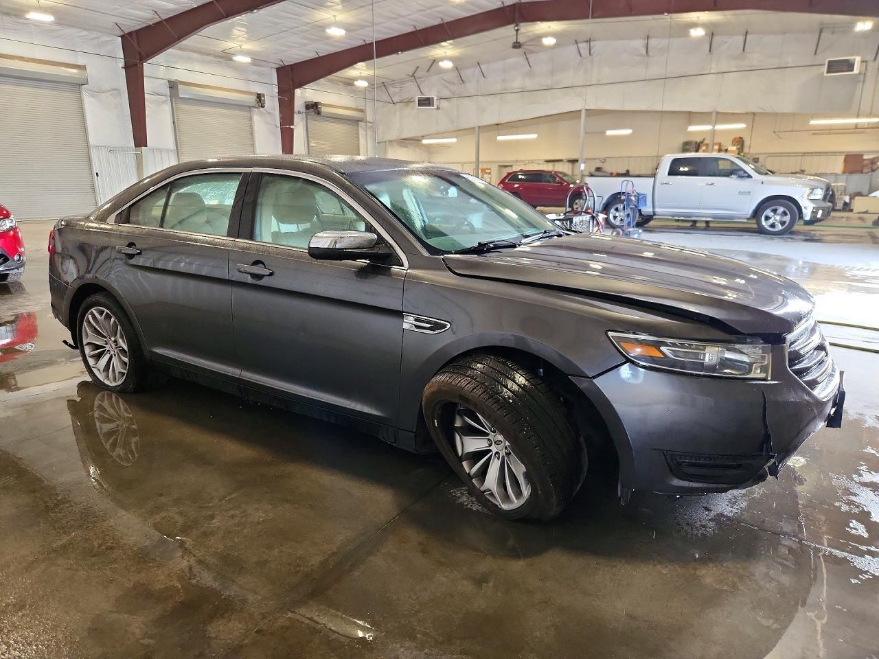 2016 Ford Taurus Limited - Image 4