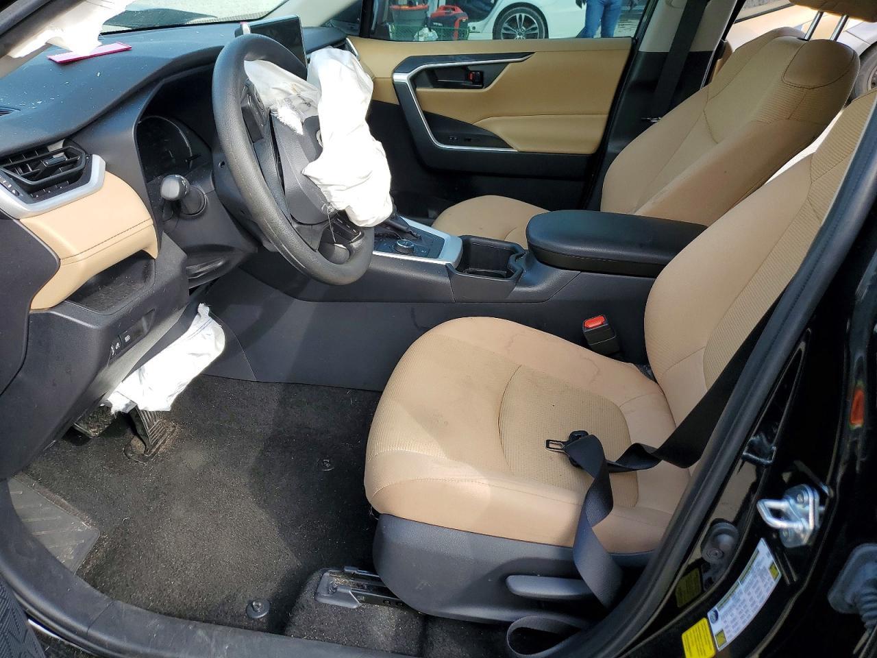 2025 Toyota Rav4 Le - Image 7