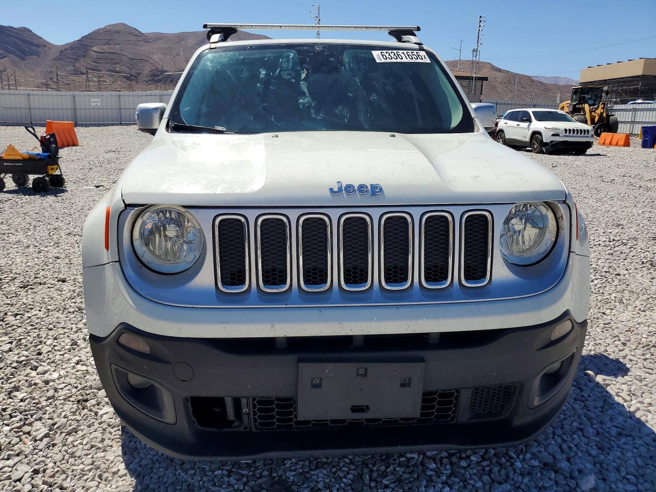2017 Jeep Renegade Limited - Image 5