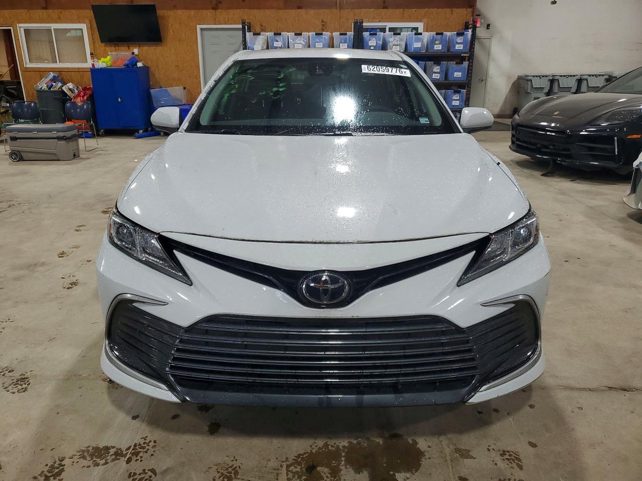 2023 Toyota Camry Le - Фото 5