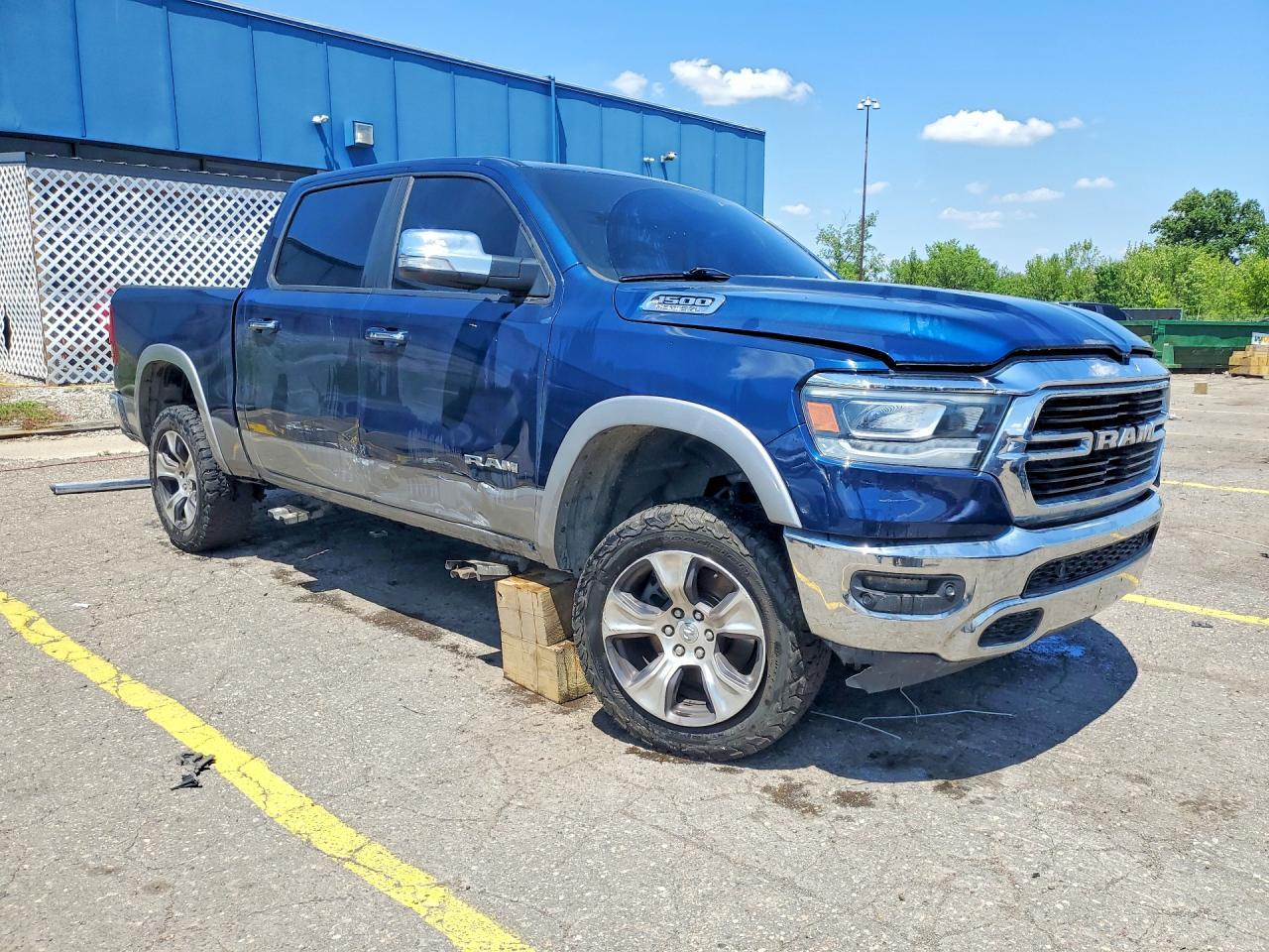 2019 Ram 1500 Laramie - Image 4