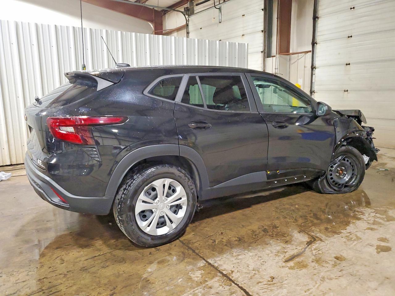 2024 Chevrolet Trax Ls - Фото 3