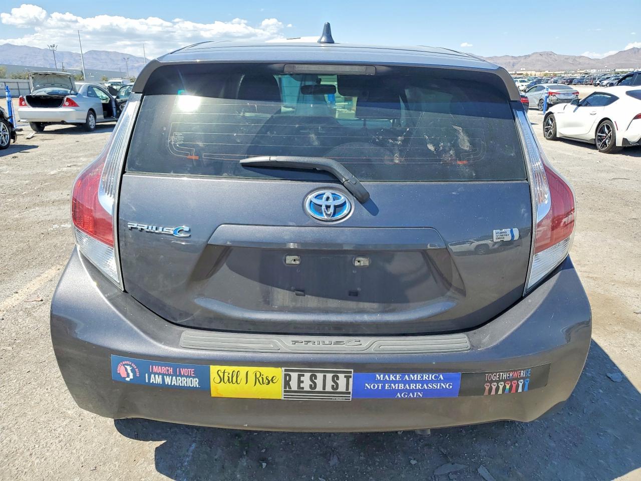 2016 Toyota Prius C Two - Image 6