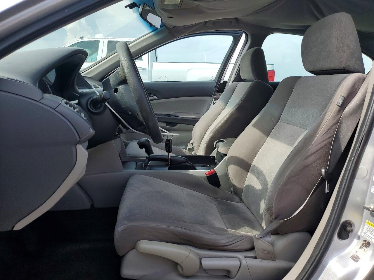 2010 Honda Accord Lx - Image 7
