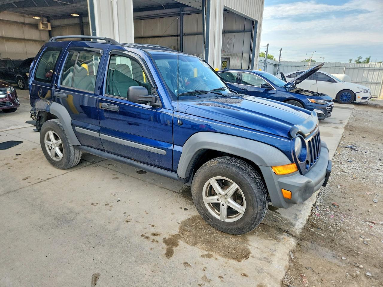 2005 Jeep Liberty Sport - Image 4