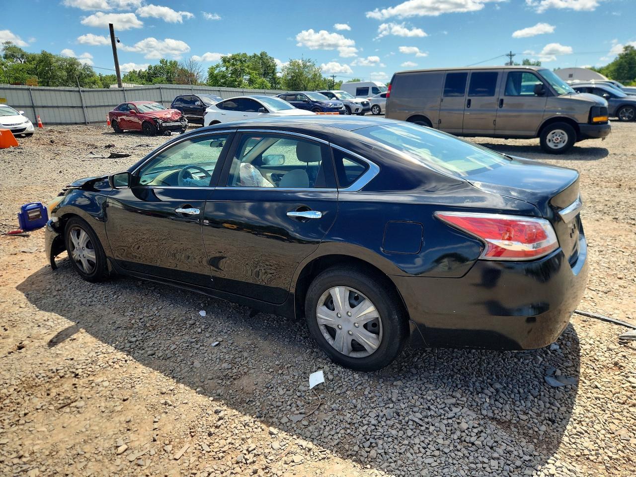 2015 Nissan Altima 2.5 S - Фото 2