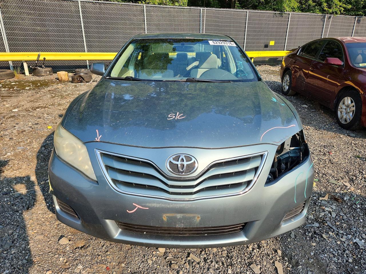 2010 Toyota Camry Le - Фото 5