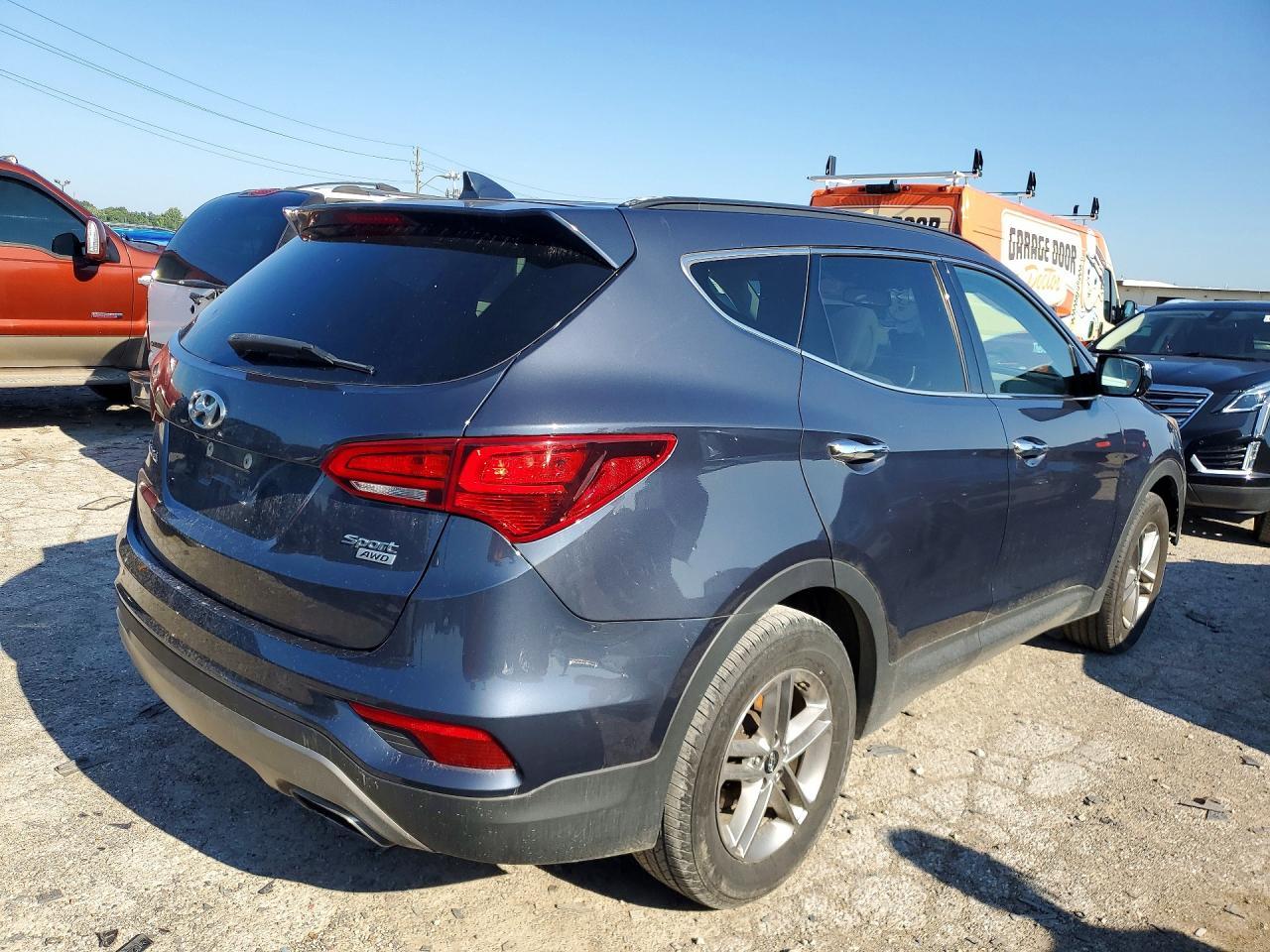2018 Hyundai Santa Fe Sport 2.4L - Фото 3