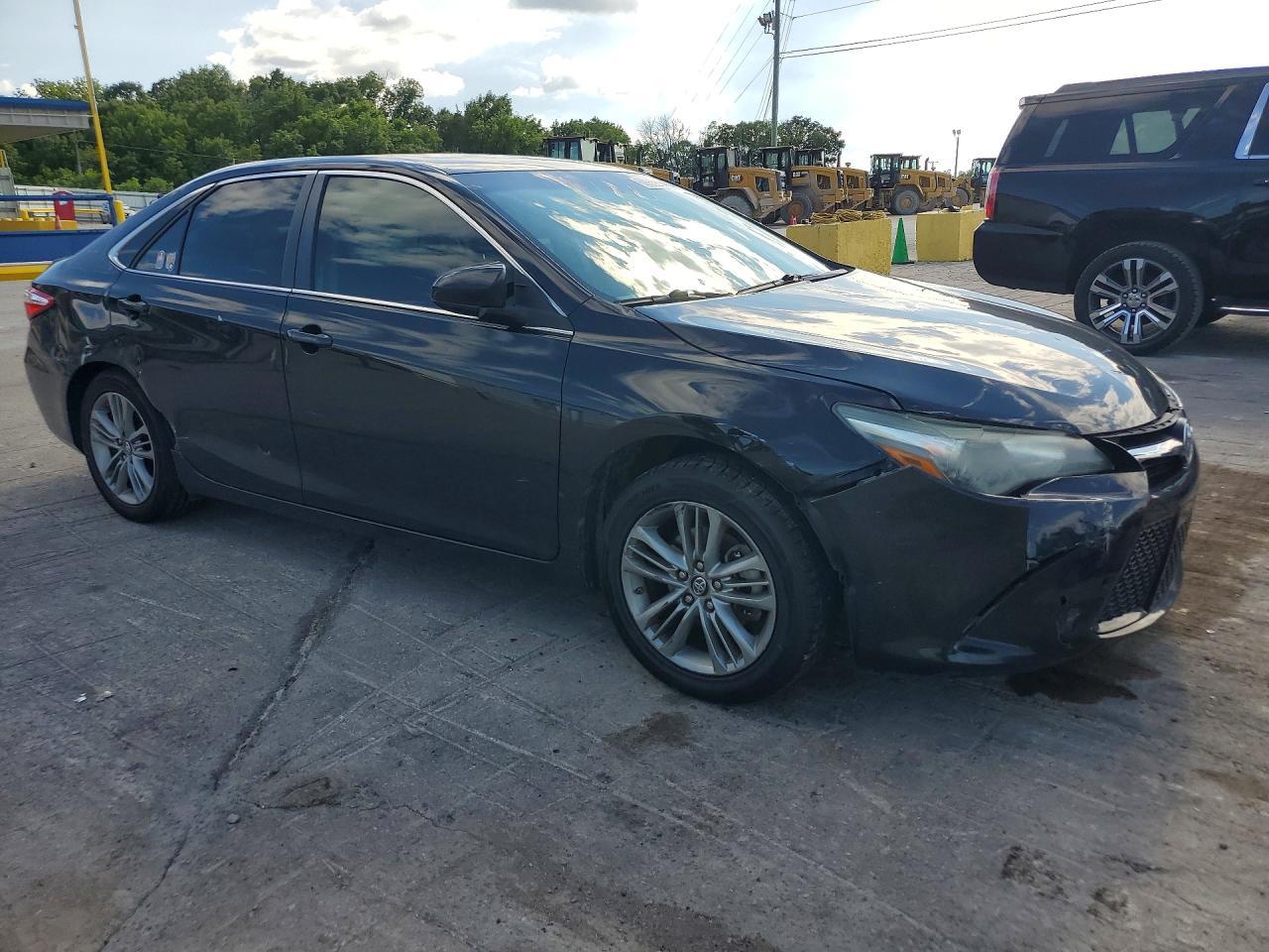 2017 Toyota Camry Se - Image 4