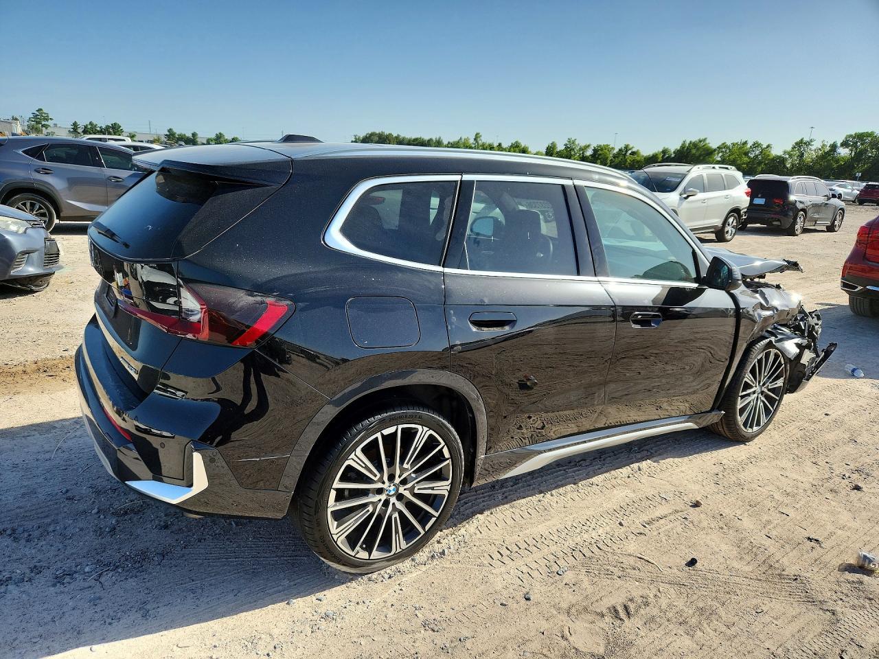 2025 BMW X1 xDrive28I - Фото 3