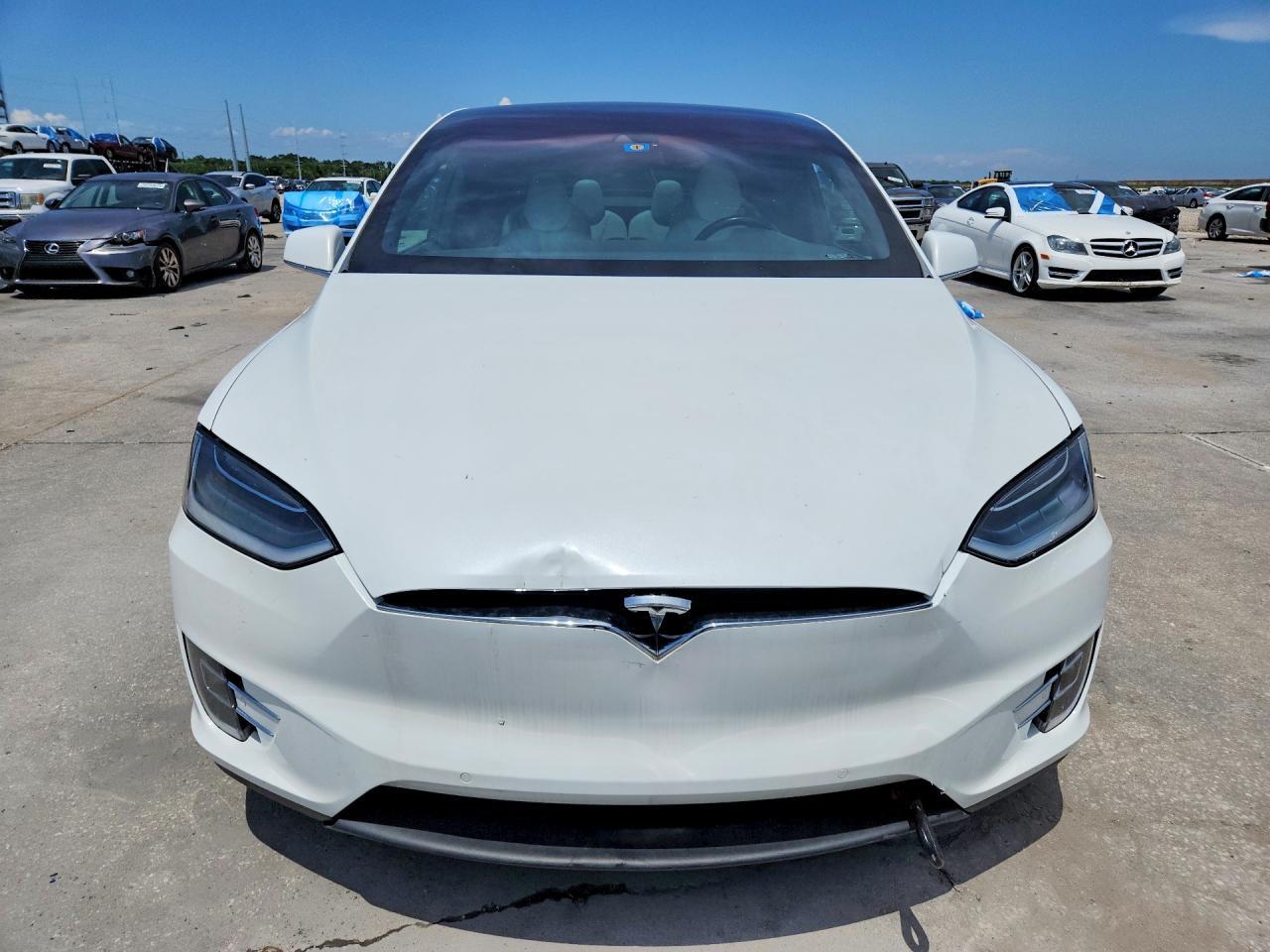 2016 Tesla Model X - Фото 5