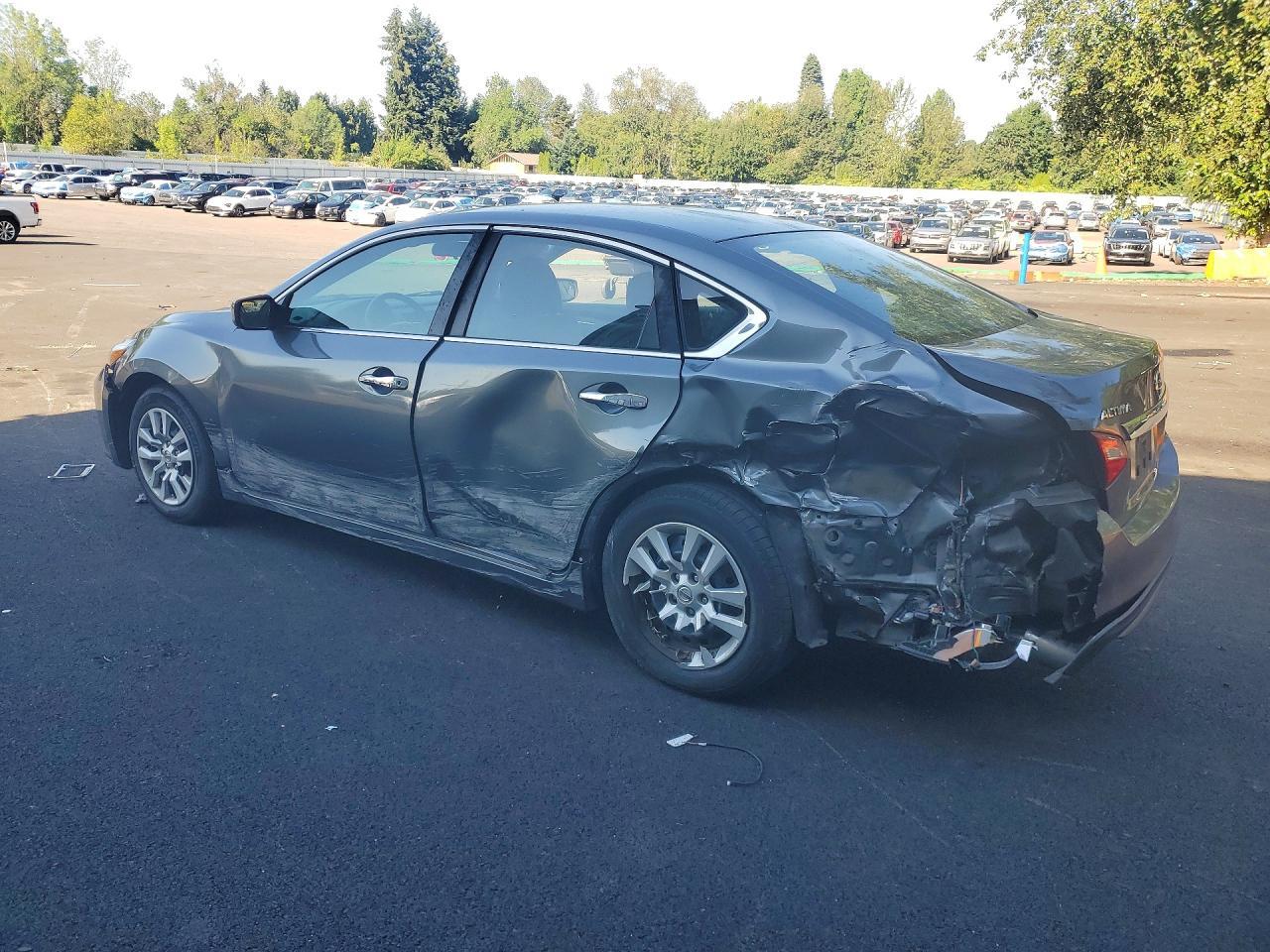 2016 Nissan Altima 2.5 S - Фото 2