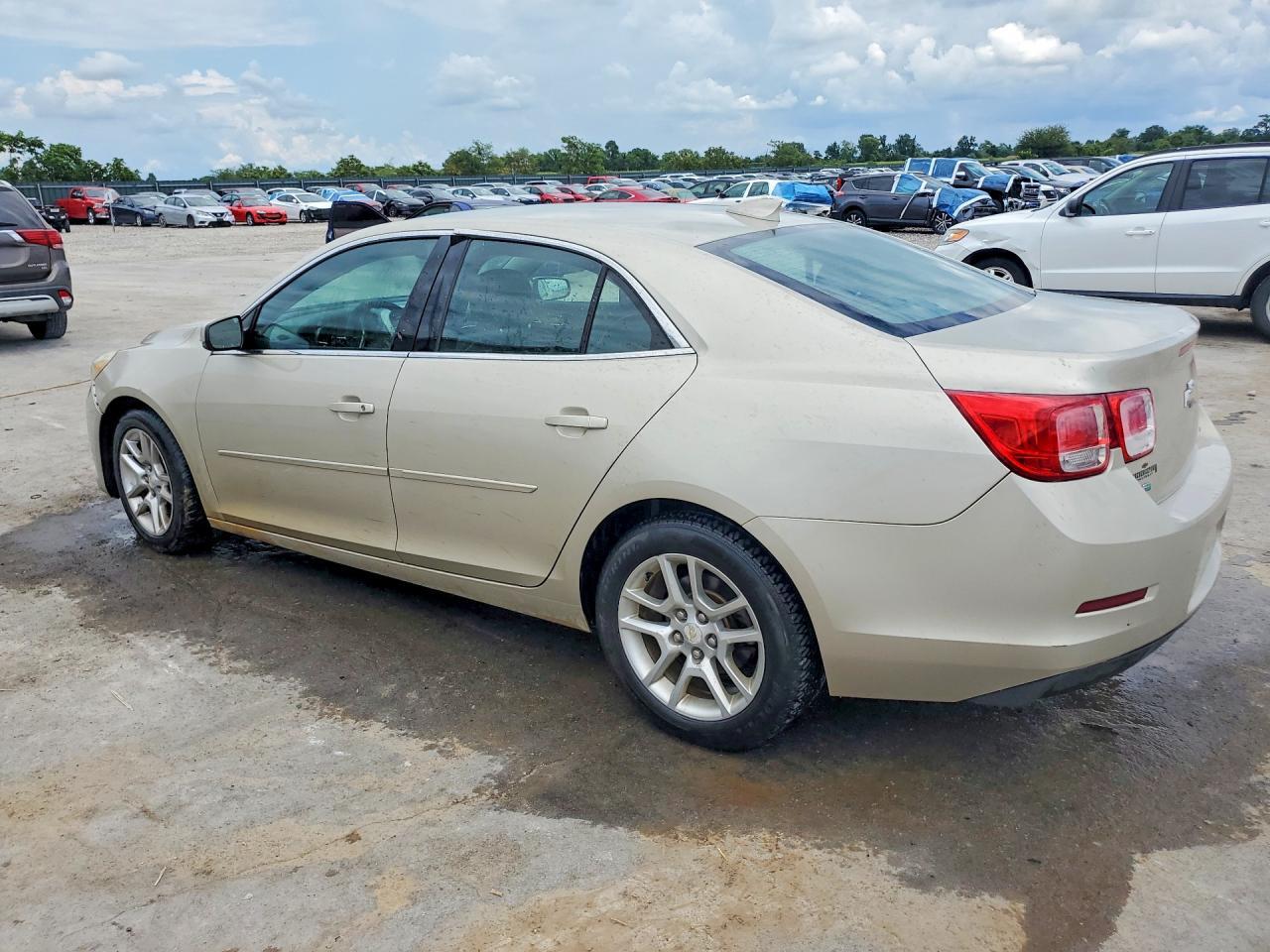 2015 Chevrolet Malibu 1Lt - Фото 2