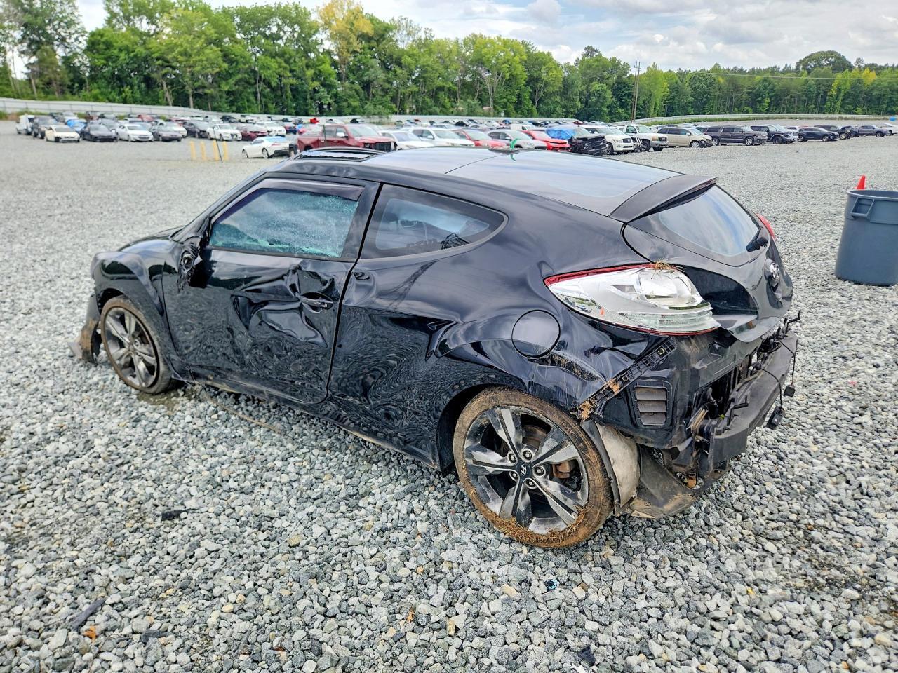 2017 Hyundai Veloster Value Edition - Image 2
