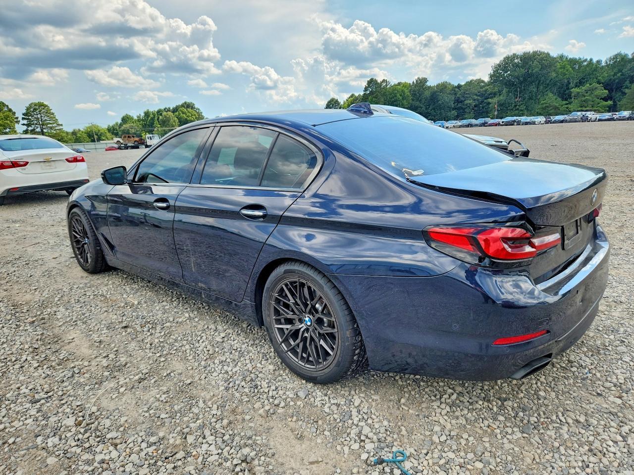 2018 BMW 5 Series - Фото 2