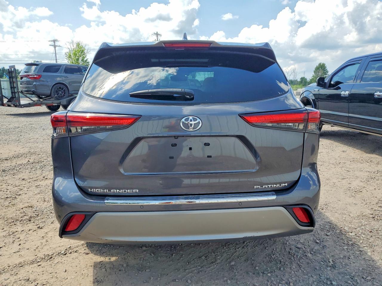 2022 Toyota Highlander Platinum - Фото 6