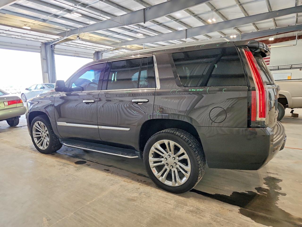 2016 Cadillac Escalade Luxury - Image 2
