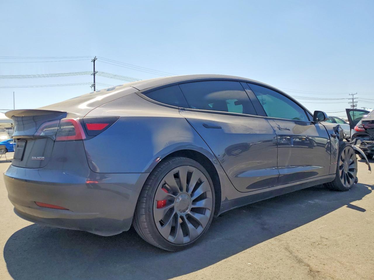2023 Tesla Model 3 - Фото 3